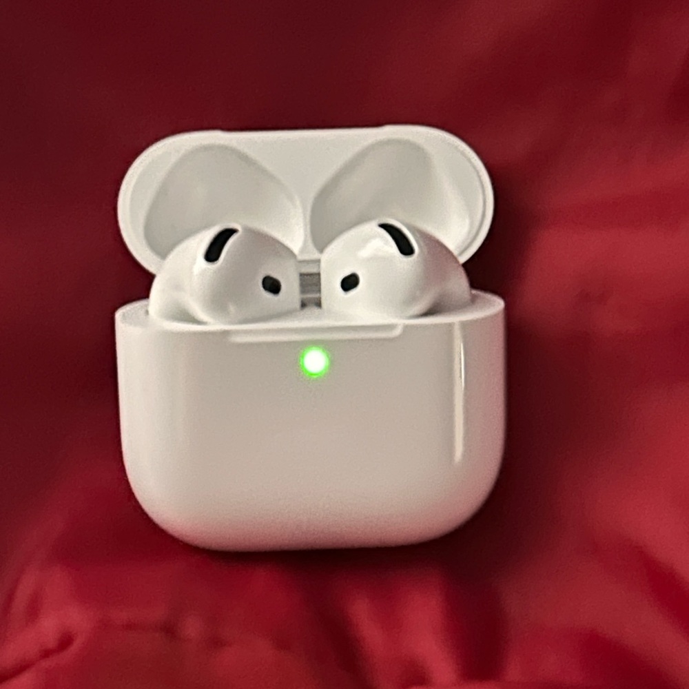 Apple AirPods 4